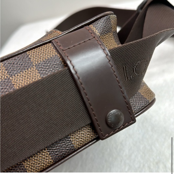 LOUIS VUITTON DAMIER BROWN UNISEX CROSSBODY WITH DUST BAG - Picture 12 of 16
